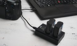 Newell - nowe nowe adowarki DL-USB-C oraz grip do Sony A7 III