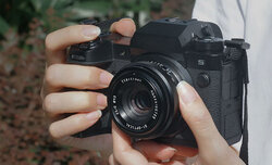 TTartisan 25 mm f/2.0
