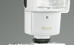 Nowa lampa b�yskowa firmy Nissin