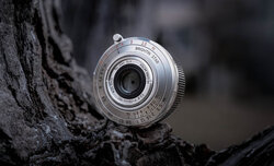 Brightin Star 28 mm f/2.8 Liquid Silver