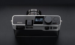 Pixii Camera w stanie upad�o�ci