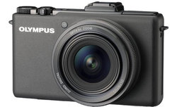 Kompakt Olympusa z obiektywem ZUIKO