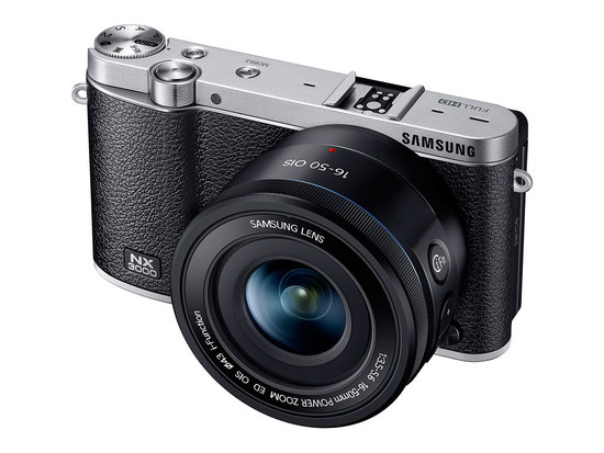 Samsung prezentuje aparat Smart NX3000