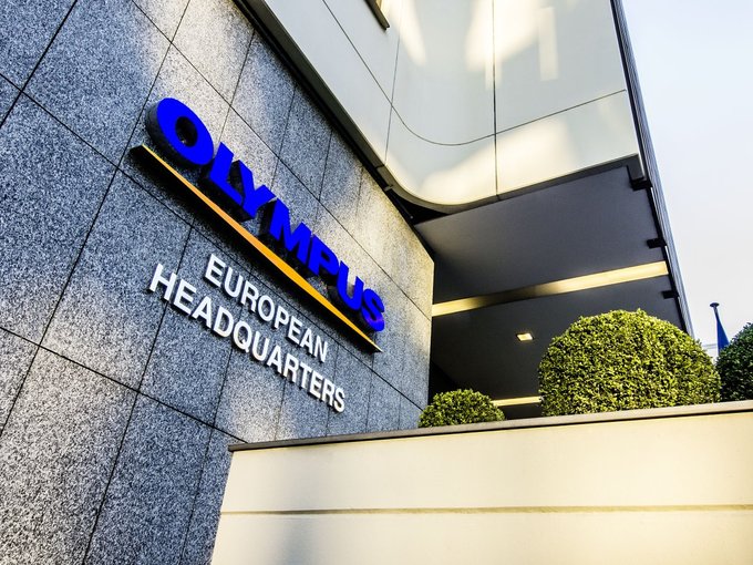 Olympus sprzedaje coraz wi�cej bezlusterkowc�w