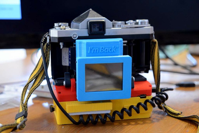 Cyfrowe zdjcia z analogowej lustrzanki dziki Raspberry Pi