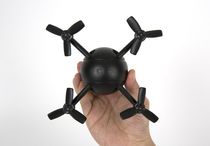 PITTA - kamera z funkcj drona