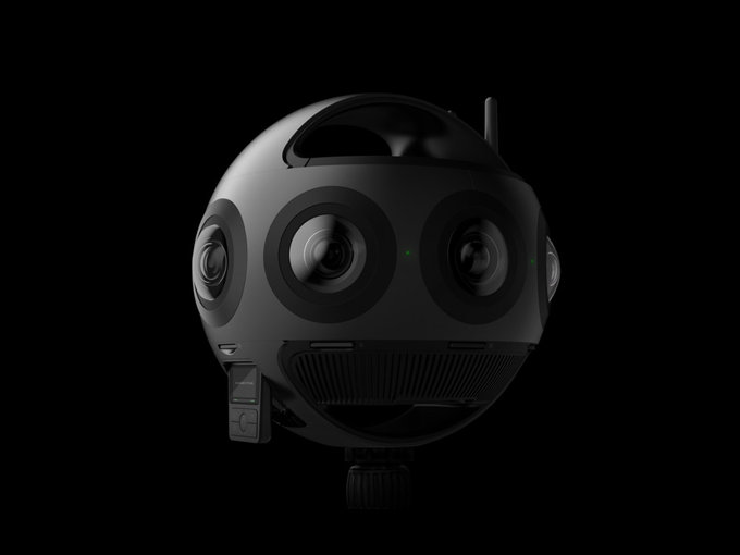 Insta360 Titan z omioma sensorami Mikro Cztery Trzecie