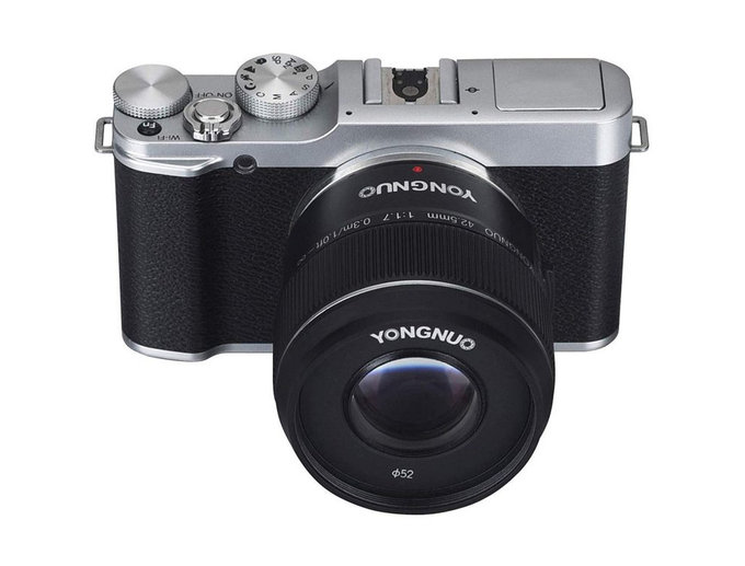 Yongnuo 42.5 mm f/1.7 MFT