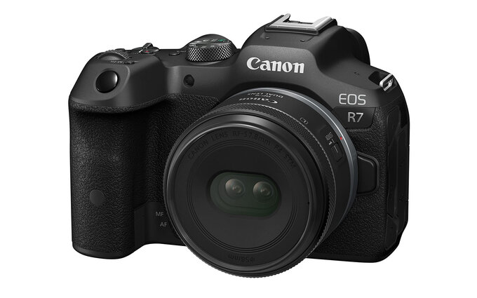 Canon RF-S 7.8 mm f/4 STM Dual Lens