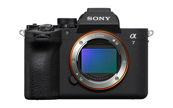 Sony A7V iSony FE 28-70mm f/3.5–5.6 OSS II