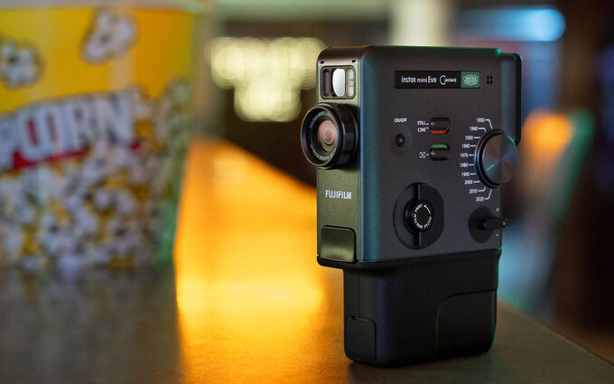 Instax mini Evo Cinema w polskiej dystrybucji