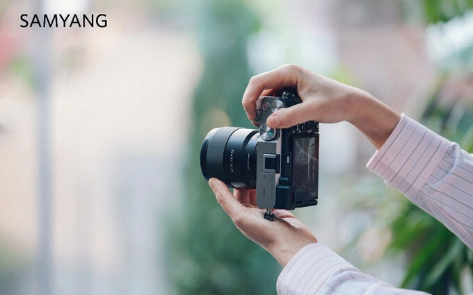 Samyang AF 35 mm f/1.8 P FE